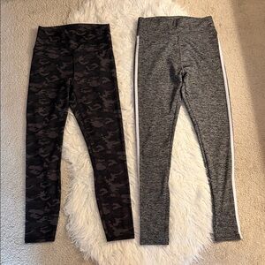 2 Women's Leggings Size Small